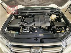 تۆیۆتا لاند کروزەر